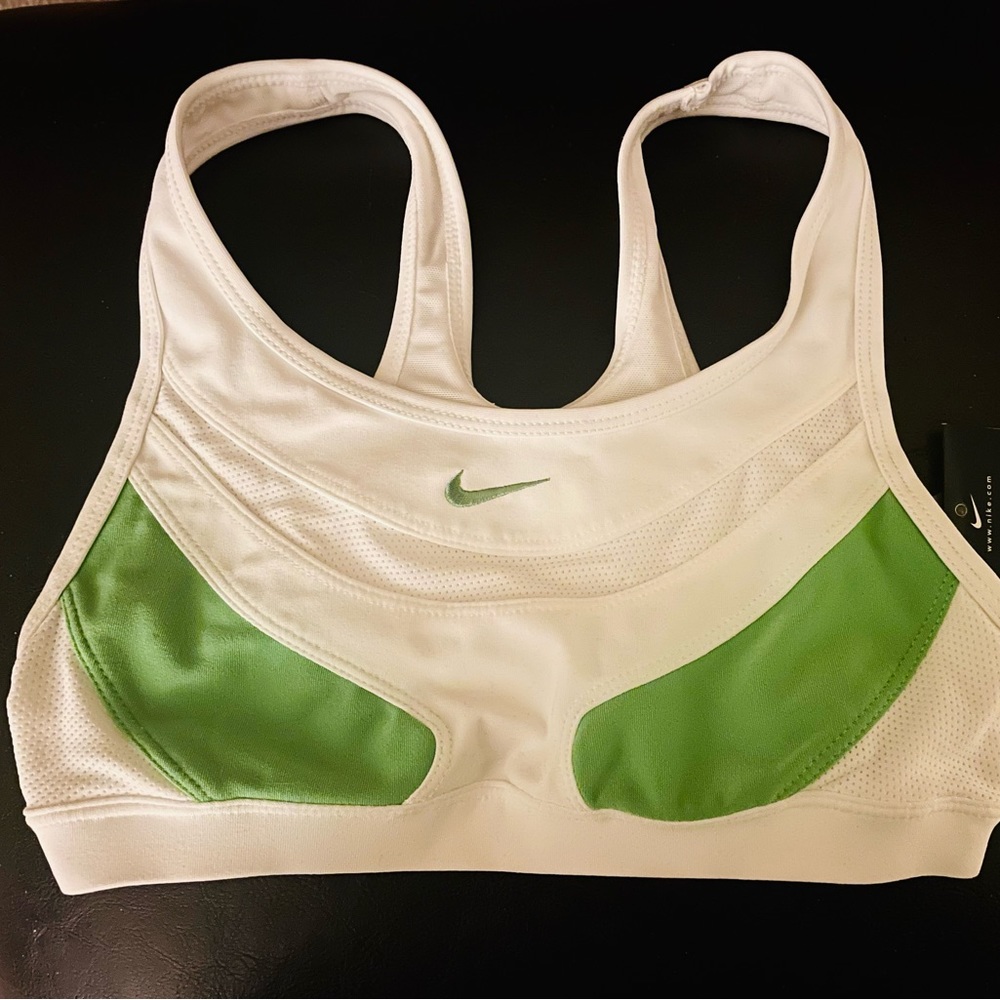 NIKE Sport Bra Top - Size XS (Extra Small) - NWT